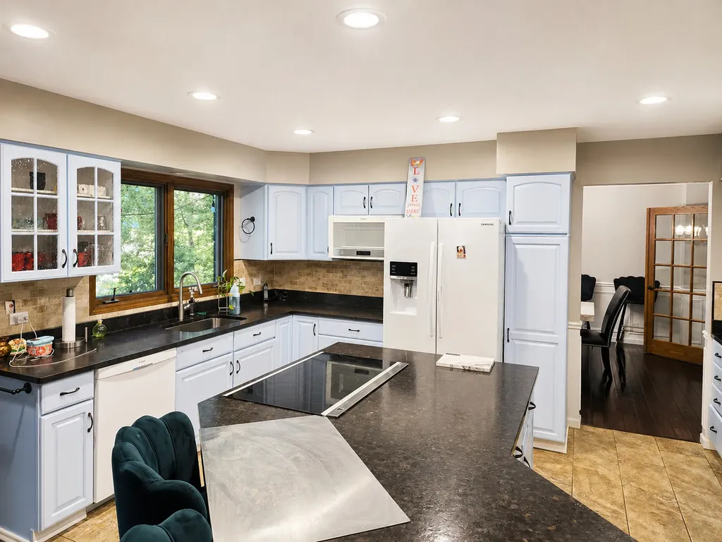 2734 Alyssa Drive Naperville IL 60565