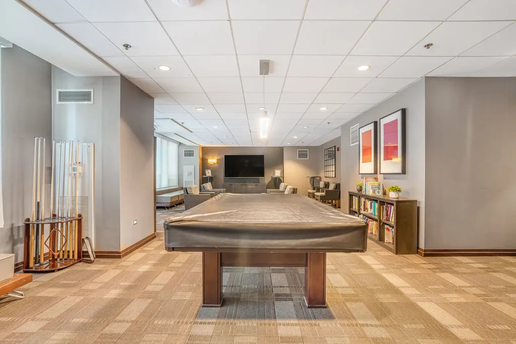 33 West Ontario Street Chicago IL 60654