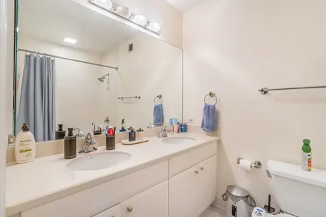 33 West Ontario Street Chicago IL 60654