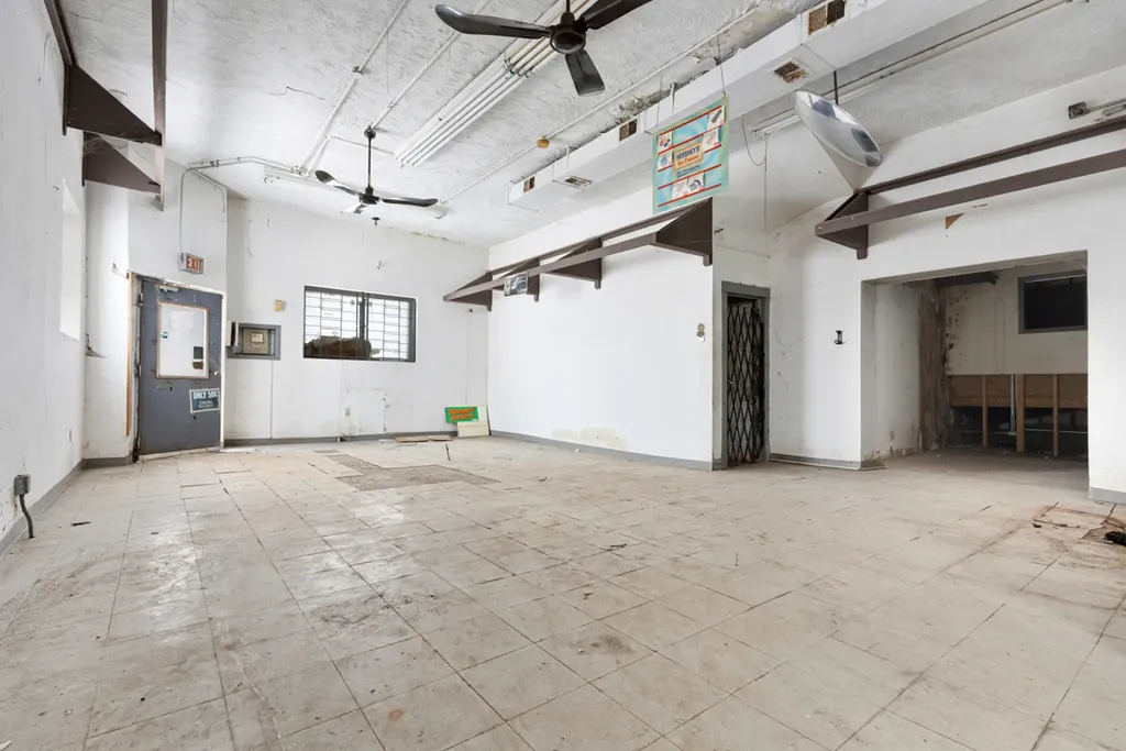 1457 West Marquette Road Chicago IL 60636