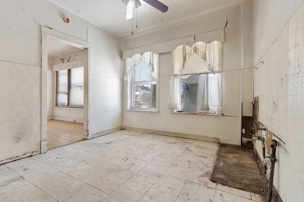 1457 West Marquette Road Chicago IL 60636