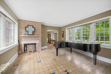 100 Old Green Bay Road Winnetka IL 60093