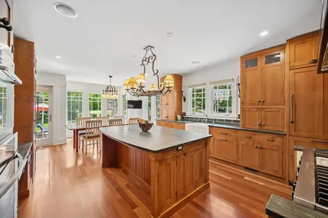 100 Old Green Bay Road Winnetka IL 60093