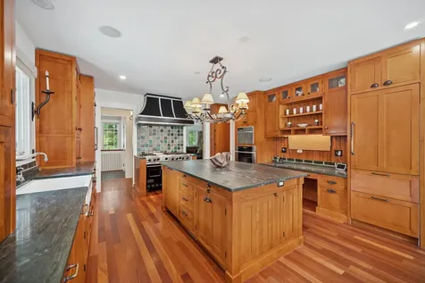 100 Old Green Bay Road Winnetka IL 60093