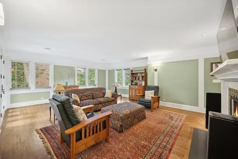 100 Old Green Bay Road Winnetka IL 60093