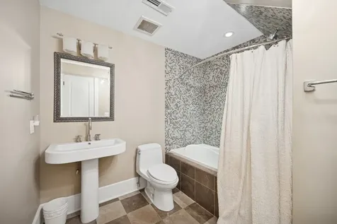 100 Old Green Bay Road Winnetka IL 60093