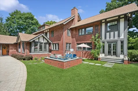 100 Old Green Bay Road Winnetka IL 60093