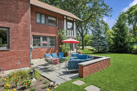 100 Old Green Bay Road Winnetka IL 60093