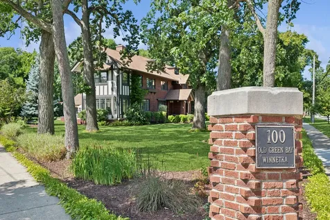 100 Old Green Bay Road Winnetka IL 60093