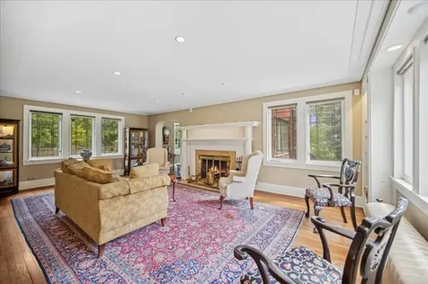 100 Old Green Bay Road Winnetka IL 60093