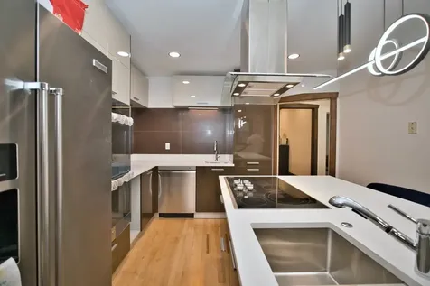 2437 West North Shore Avenue Chicago IL 60645
