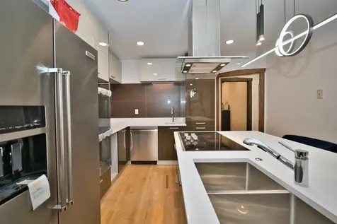 2437 West North Shore Avenue Chicago IL 60645