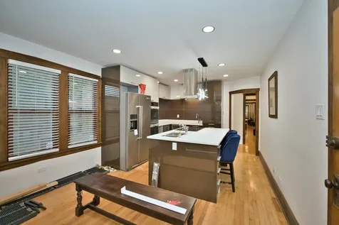 2437 West North Shore Avenue Chicago IL 60645