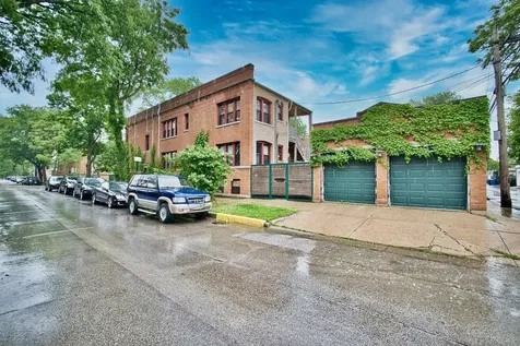 2437 West North Shore Avenue Chicago IL 60645