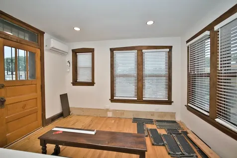 2437 West North Shore Avenue Chicago IL 60645
