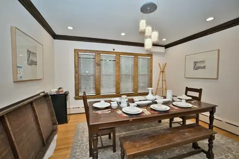2437 West North Shore Avenue Chicago IL 60645