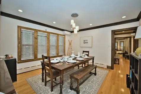 2437 West North Shore Avenue Chicago IL 60645