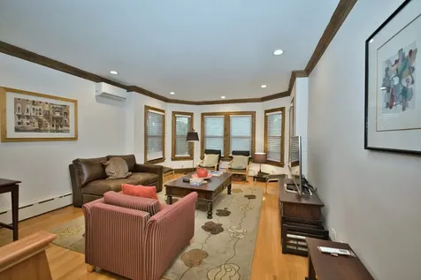 2437 West North Shore Avenue Chicago IL 60645