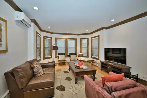 2437 West North Shore Avenue Chicago IL 60645