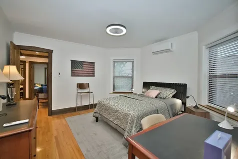 2437 West North Shore Avenue Chicago IL 60645