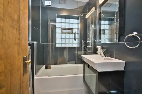 2437 West North Shore Avenue Chicago IL 60645