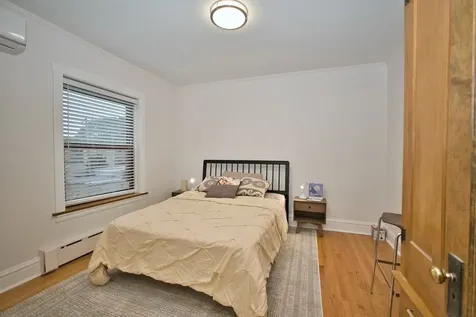 2437 West North Shore Avenue Chicago IL 60645