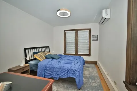 2437 West North Shore Avenue Chicago IL 60645