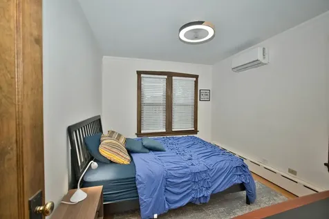 2437 West North Shore Avenue Chicago IL 60645