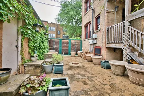 2437 West North Shore Avenue Chicago IL 60645