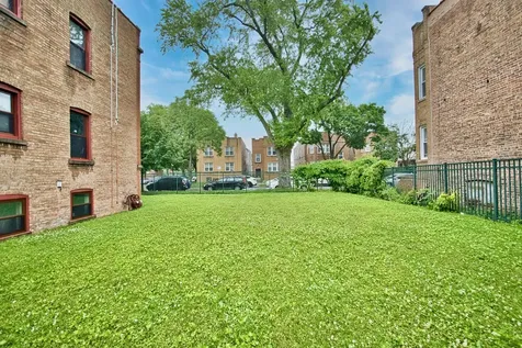 2437 West North Shore Avenue Chicago IL 60645
