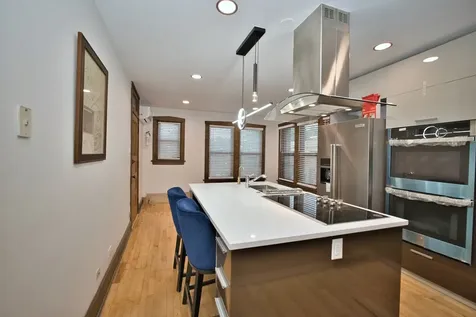 2437 West North Shore Avenue Chicago IL 60645