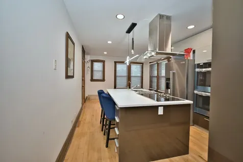 2437 West North Shore Avenue Chicago IL 60645