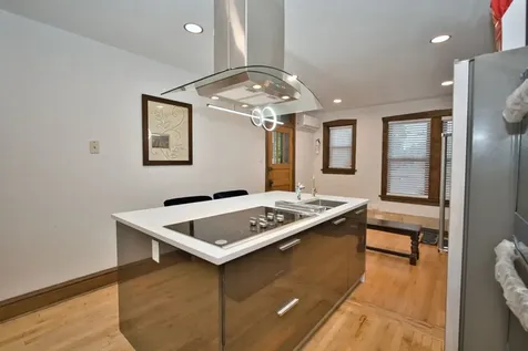 2437 West North Shore Avenue Chicago IL 60645