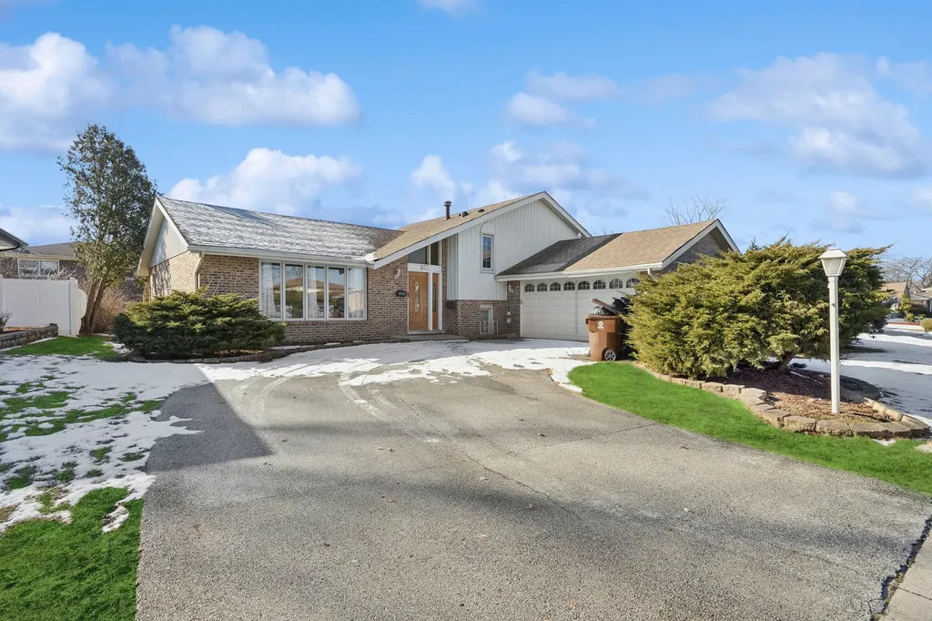 803 East 193rd Street Glenwood IL 60425