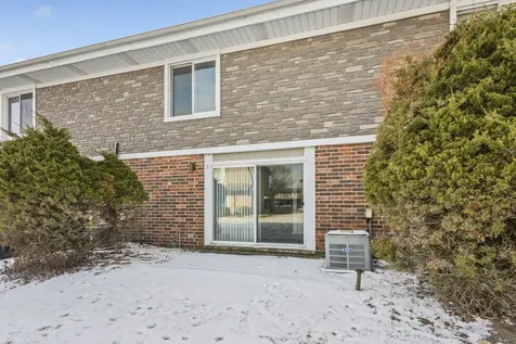 2 Cour Masson Palos Hills IL 60465
