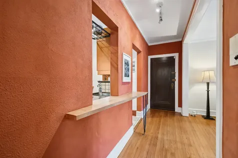 728 1/2 Hinman Avenue Evanston IL 60202