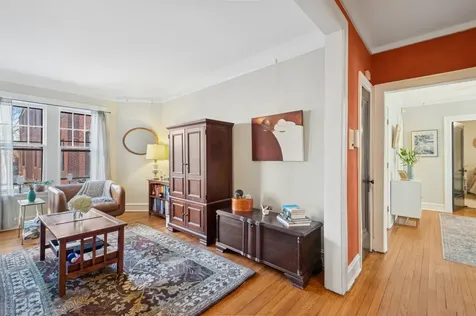 728 1/2 Hinman Avenue Evanston IL 60202