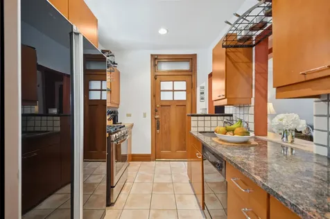728 1/2 Hinman Avenue Evanston IL 60202