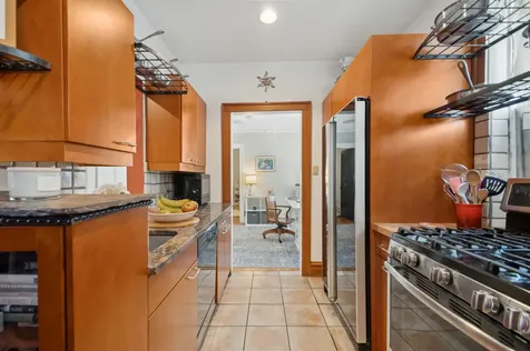 728 1/2 Hinman Avenue Evanston IL 60202