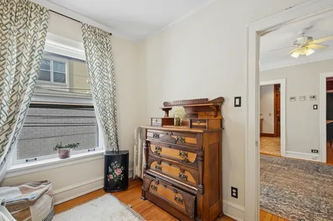 728 1/2 Hinman Avenue Evanston IL 60202