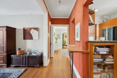 728 1/2 Hinman Avenue Evanston IL 60202