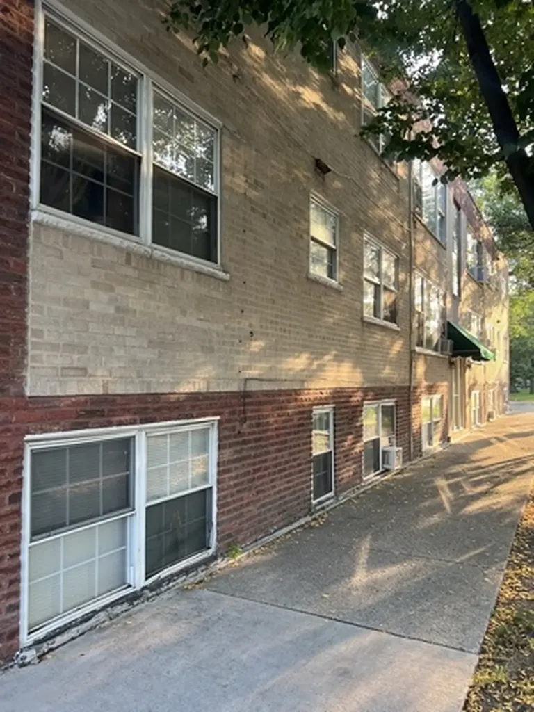 5205 West Drummond Place Chicago IL 60639