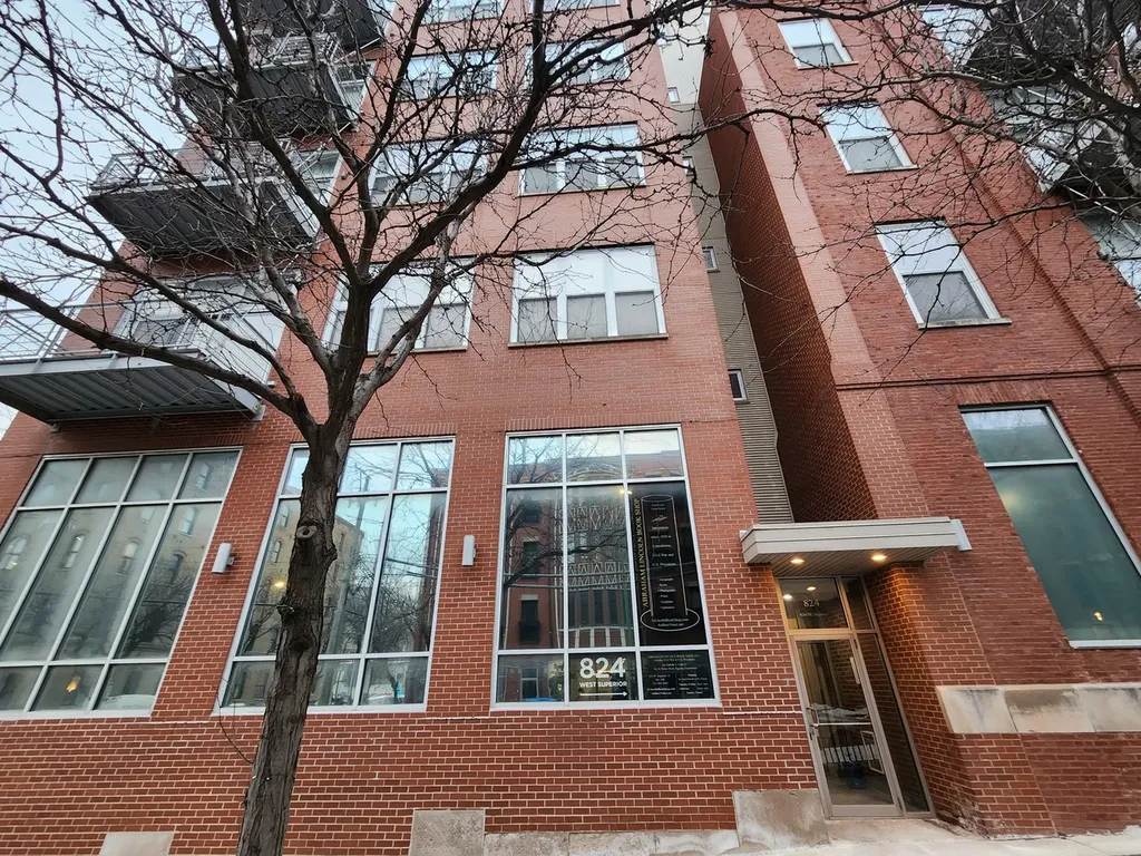 824 West Superior Street Chicago IL 60642