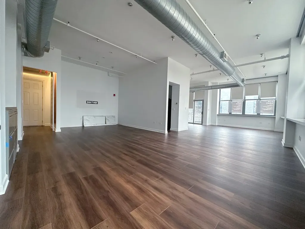 824 West Superior Street Chicago IL 60642