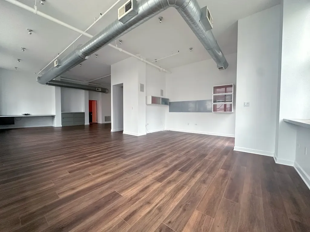 824 West Superior Street Chicago IL 60642
