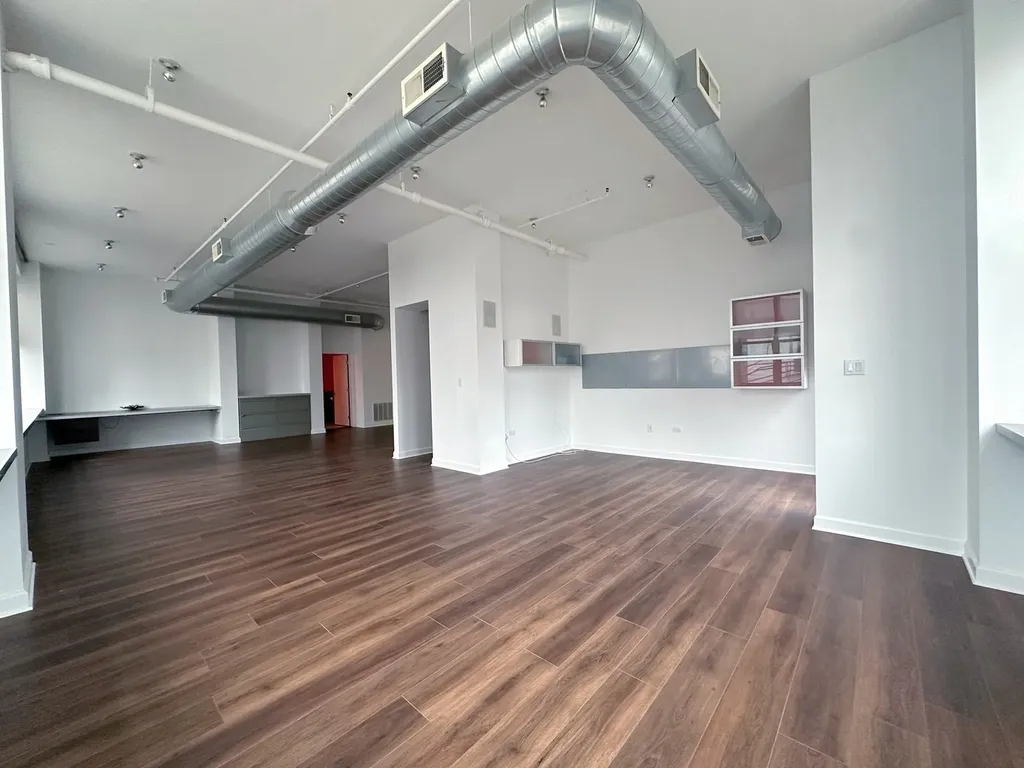 824 West Superior Street Chicago IL 60642