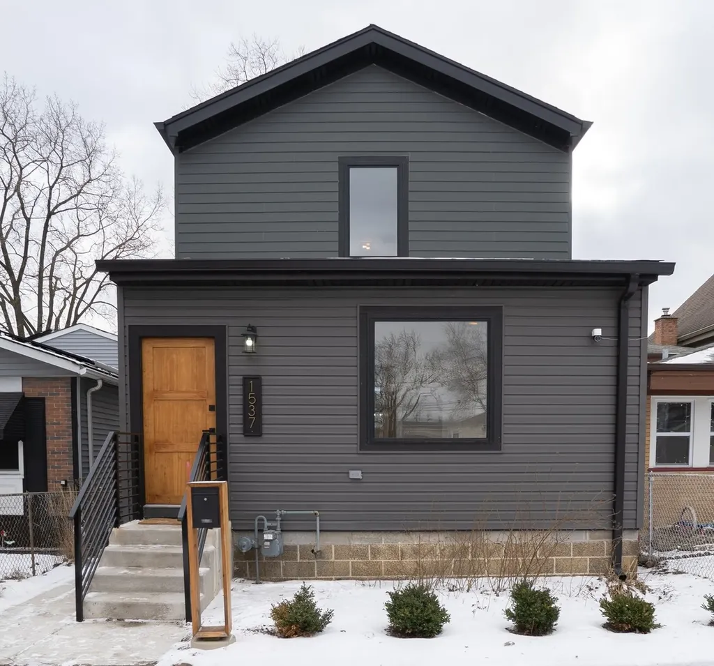 1537 West 110th Street Chicago IL 60643