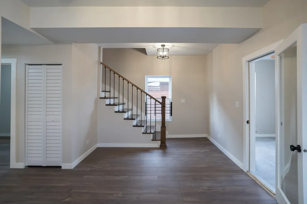 1537 West 110th Street Chicago IL 60643