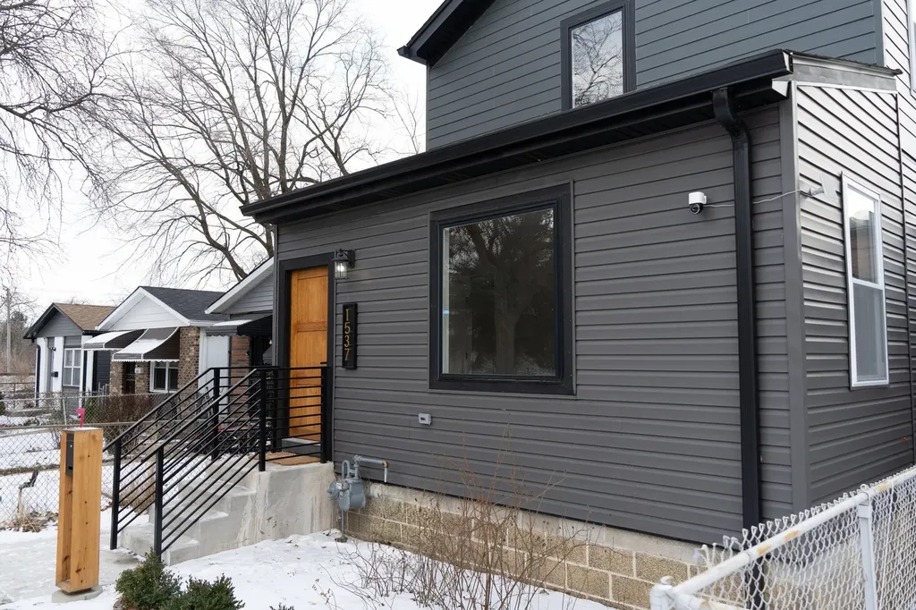 1537 West 110th Street Chicago IL 60643