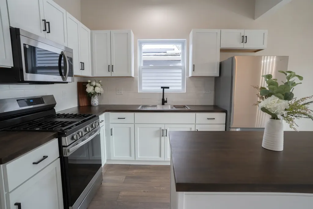 1537 West 110th Street Chicago IL 60643